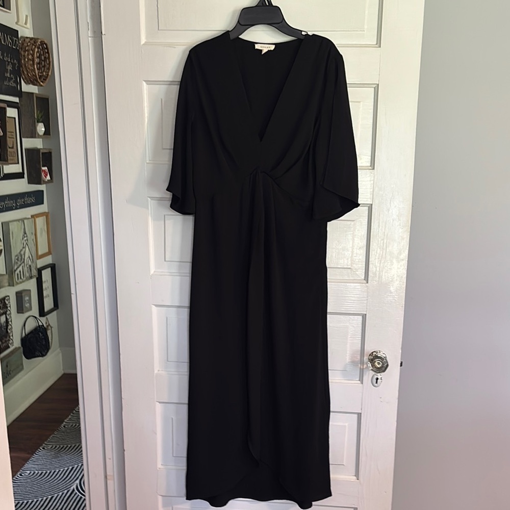 Gilli Black Dolman Sleeve V-Neck Midi Gown